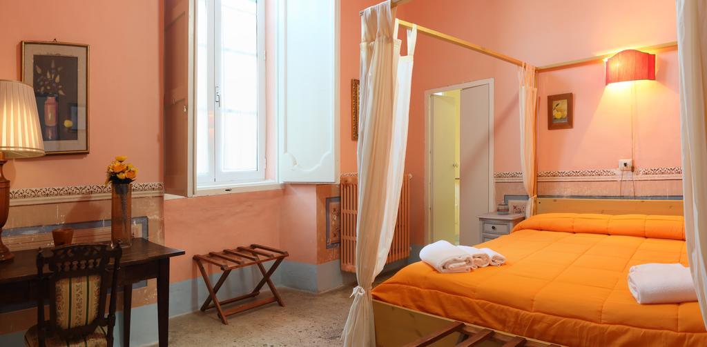 B&B Dimora Muzio And Restaurant Gallipoli Buitenkant foto